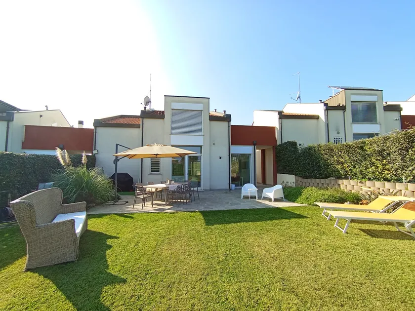 SunStyle House Rimini: Villa, Garden & Kids Kit - Image 1