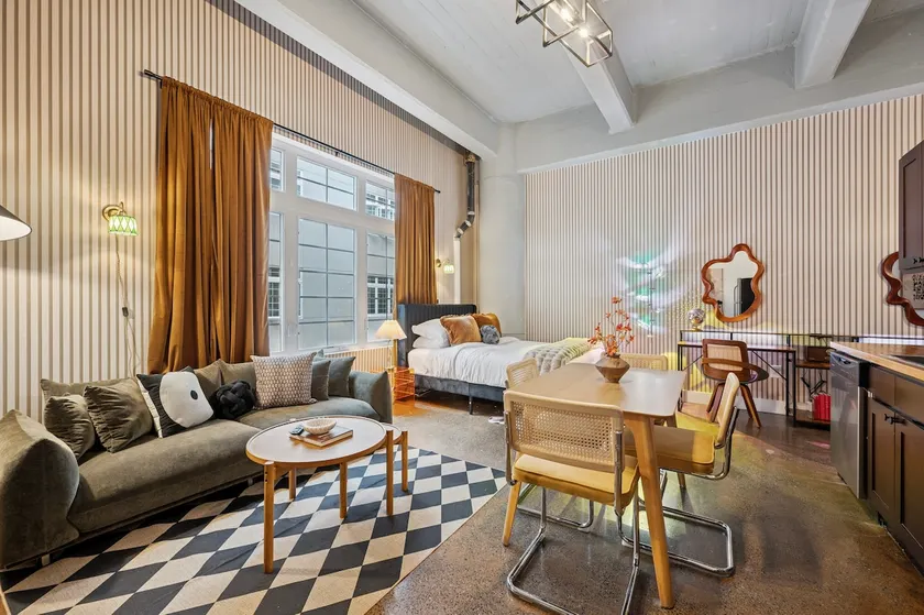 Vive Loft | Free Parking, Gym, Rooftop, Game Room - Image 1