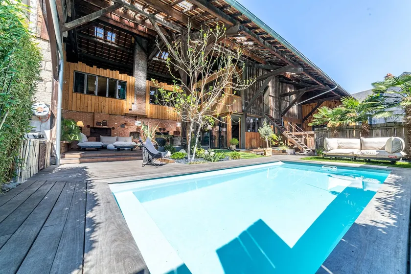 Exceptional loft with pool in the heart of Brive - Image 1