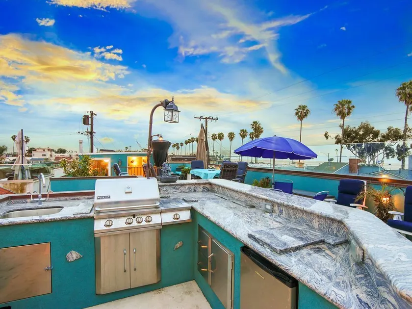 Belmont Shore Beach House - Incredible Oceanfront Views - Image 1