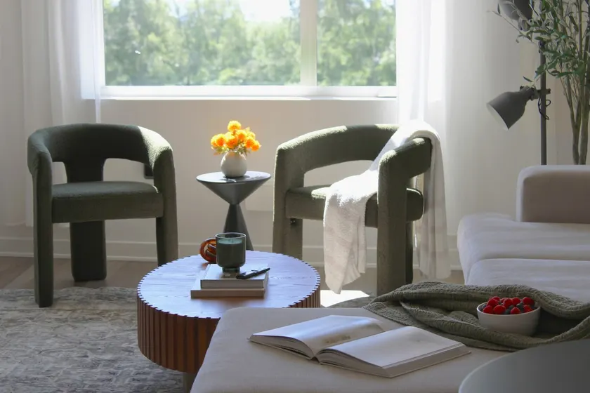 Valencia | Modern Luxury 1BD 1BA w/Amenities - Image 1