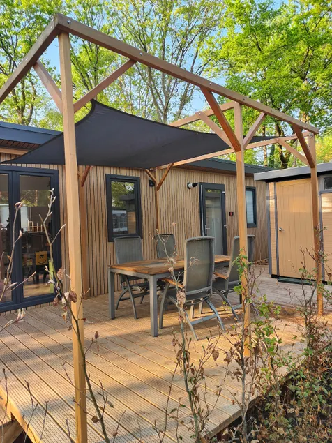 Fully equipped chill forest cabin - Image 1