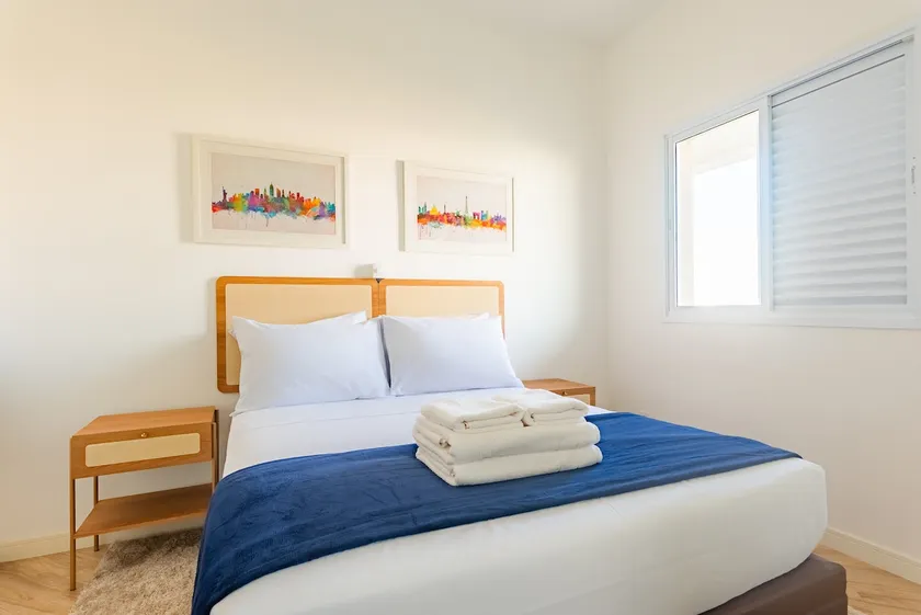 R1409 | Spacious and bright | Close to everything - Image 1
