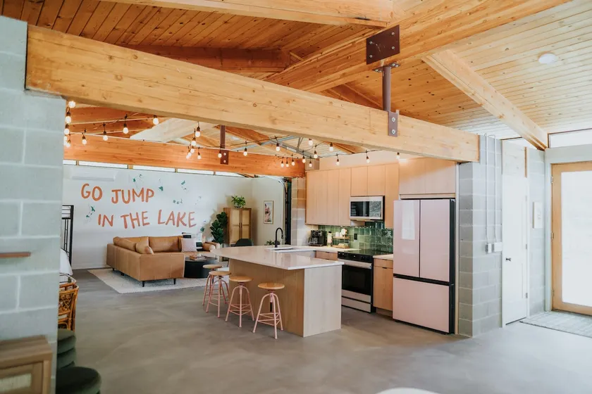 2 Houses, HUGE Beach, Hot Tub + Sauna - Image 1