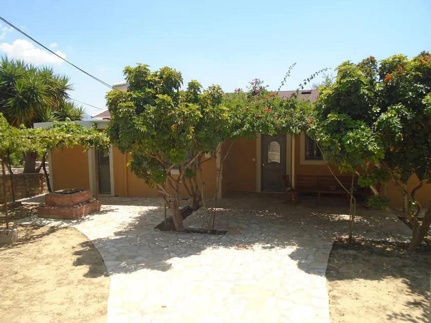 Tsikena Sweet Home Metaxata - Image 1