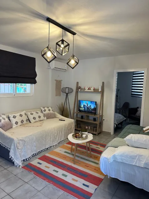 Bella Elena Residence - Image 1