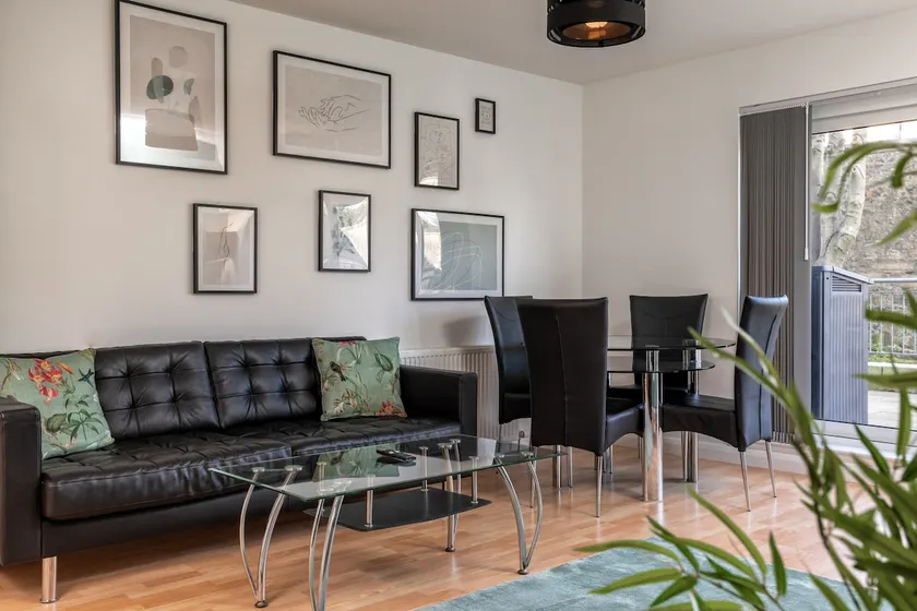 Queens Crescent - Stylish retreat and Tranquil - Image 1