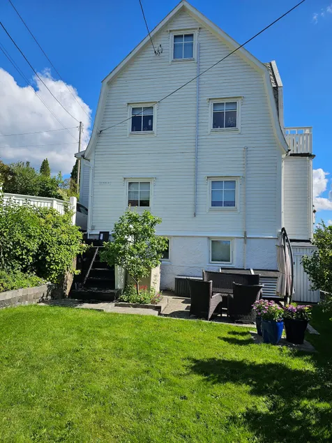 Attic -12 min to city center/Tram. No parking - Image 1