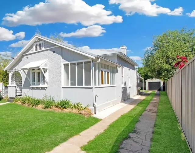 Travers Street, country charm in Central Wagga - Image 1