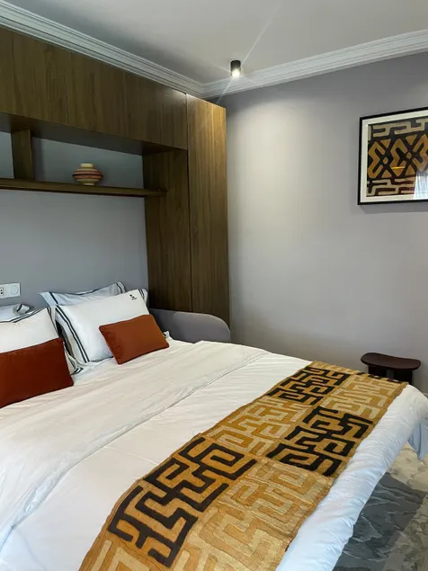 Furnished, secure studio - Bonanjo - Image 1