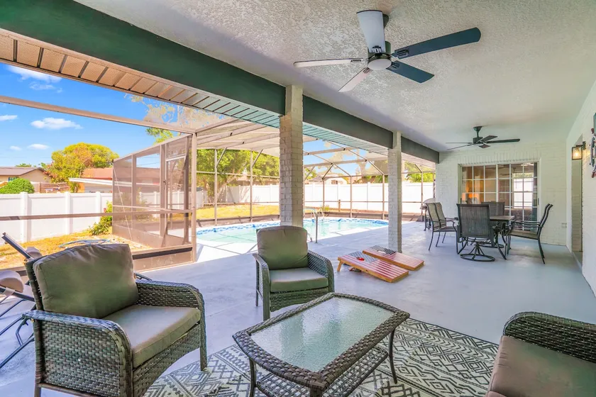 Relaxing Heated Pool Haven - Image 1