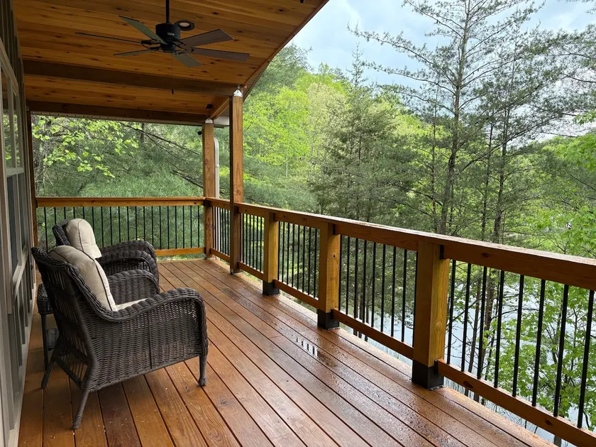Modern Cozy Cabin Near RRG, Muir - Image 1