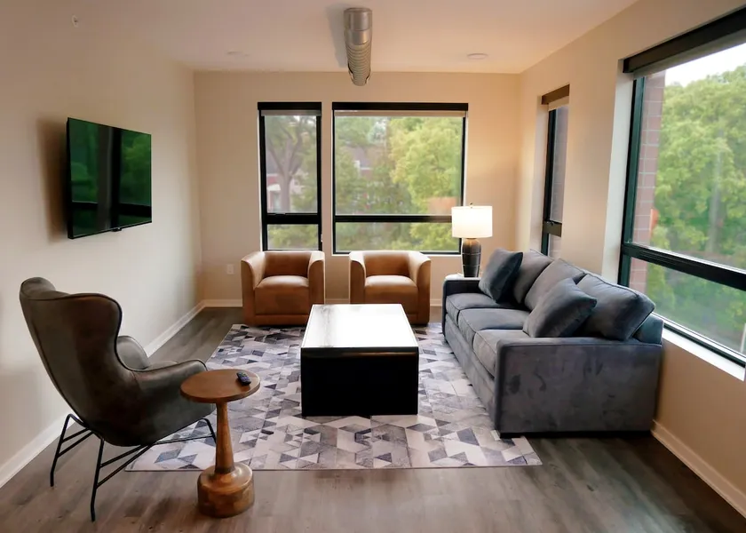 #201- 2 bedroom get-a-way in Omaha - Image 1