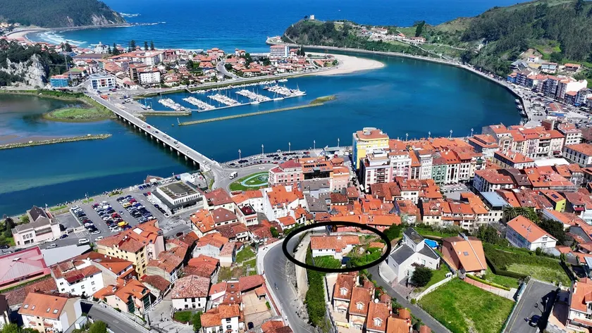 Downtown house with views and parking in Ribadesella - Image 1