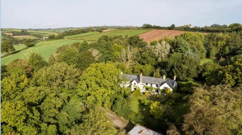 The Annexe Lurley Manor - Image 1