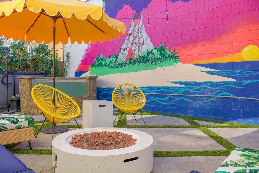 Downtown Boho Bungalow w/ Spa, Fire Pit & Parking - Image 1