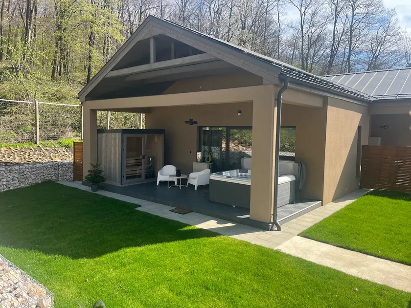 Hello Pilis 3, with private jacuzzi and sauna - Image 1