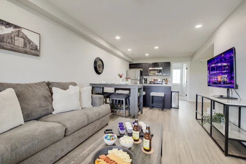 The Halftime Landing at Home Stay MHK - Image 1