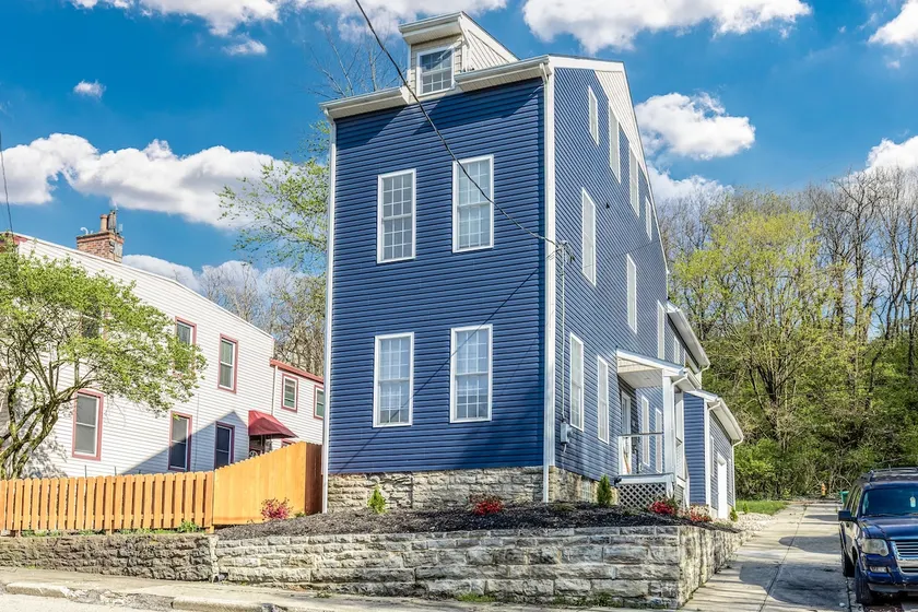 Chic & Spacious| OTR, UC, Sports, DT| 5+ BDs - Image 1