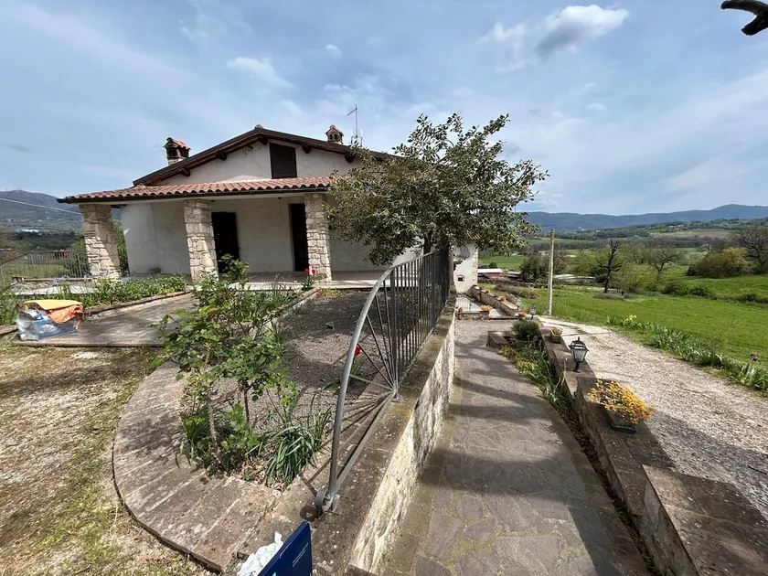 Nature retreat near Todi - Image 1