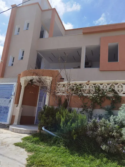 2nd floor furnished villa, quiet, sea and mountain view - Image 1
