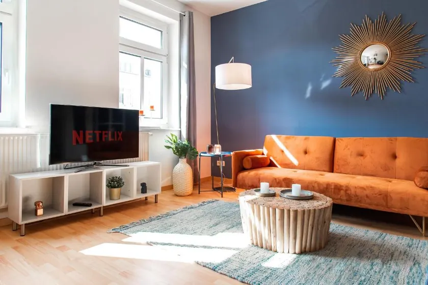 • Stylish Apartment • Balcony/Netflix/Trade Show - Image 1
