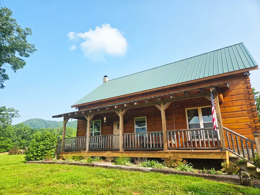 Hannah's Hideaway - Image 1