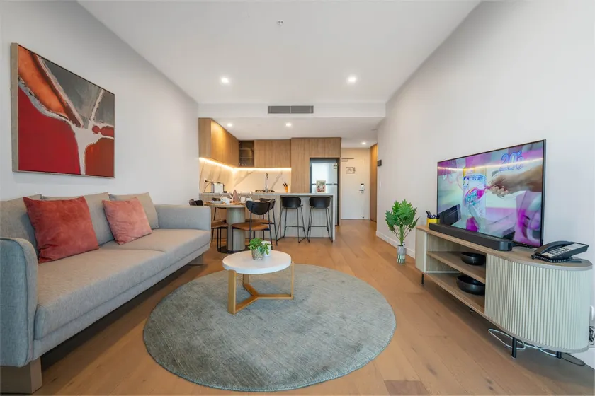 Sky Above, Ocean Beyond – Level 43 Panoramic View - Image 1