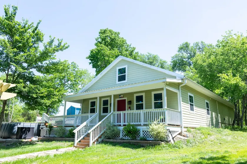 Lakefront Home in Tawakoni - Image 1