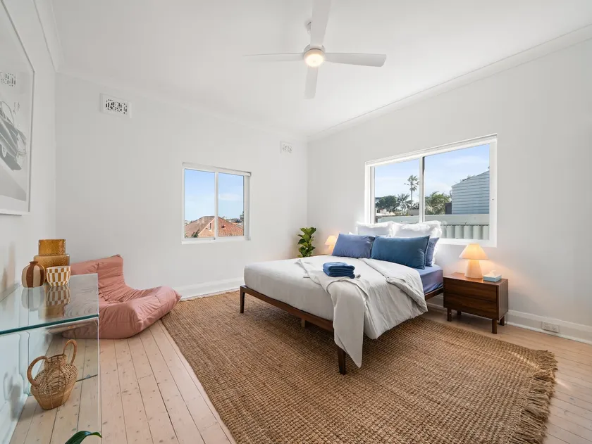 FIVE. The Fletcher Bondi - Image 1
