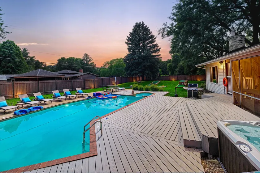 Perfect Getaway: 6 Kings, Arcade, Click for More! - Image 1