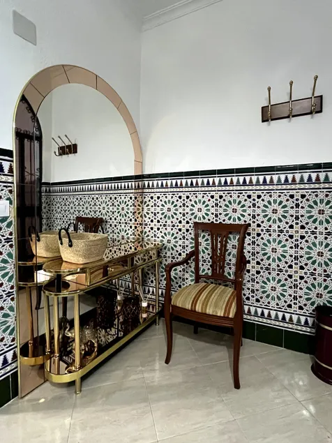 Spacious house a short walk from Seville - Image 1