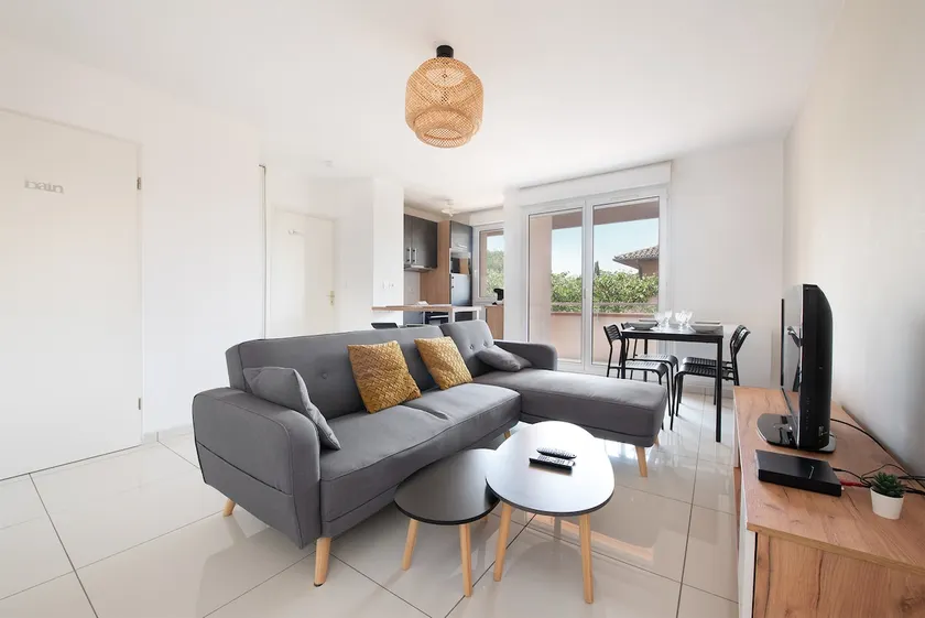 2-room apartment balcony with secure and free parking - Image 1