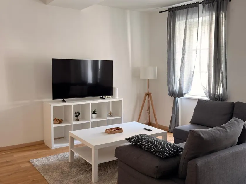 Historic old building apartment with Netflix & more! - Image 1