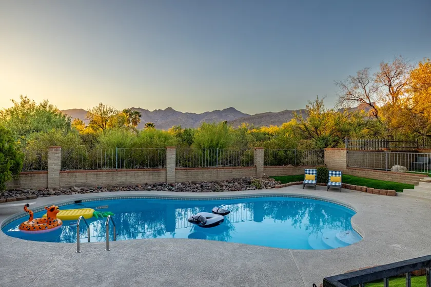Mountain View Escape w Pool & Hot Tub, Renovated - Image 1