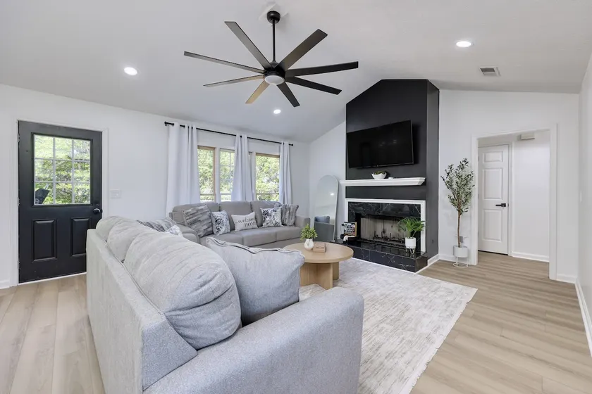 Spacious Home! Arcade Rm/Karaoke/Min to Benning - Image 1