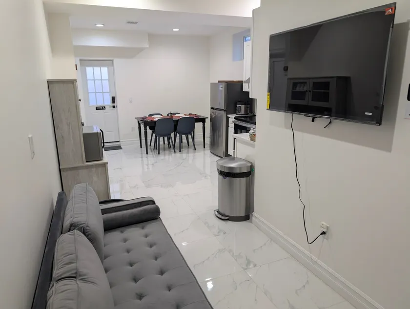 Modern Comfort - Minimal Style - Image 1