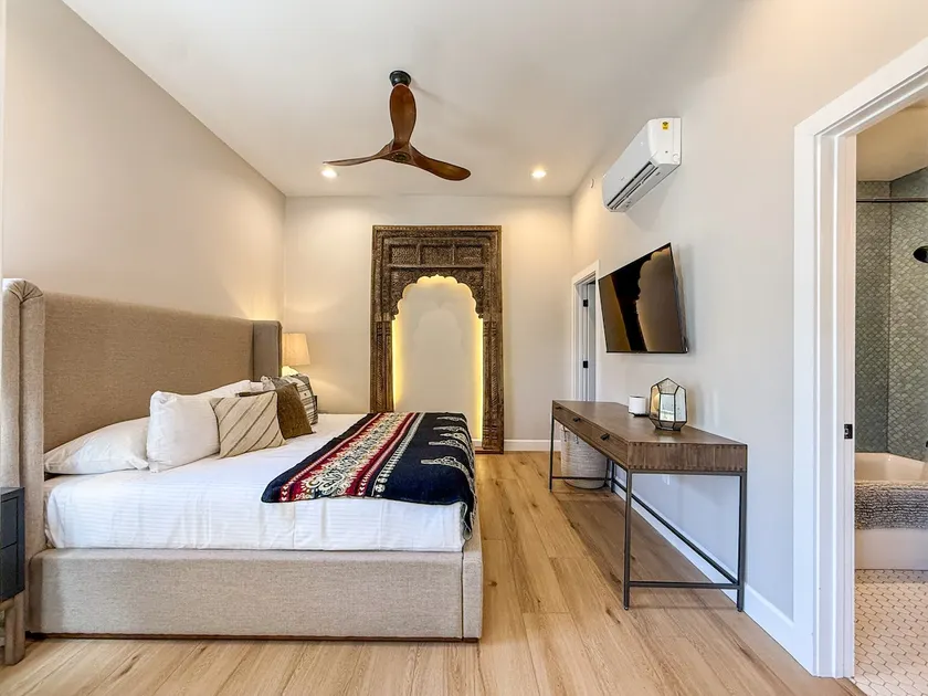 Apache Plume Suite- Prime Location- Railyard Arts - Image 1