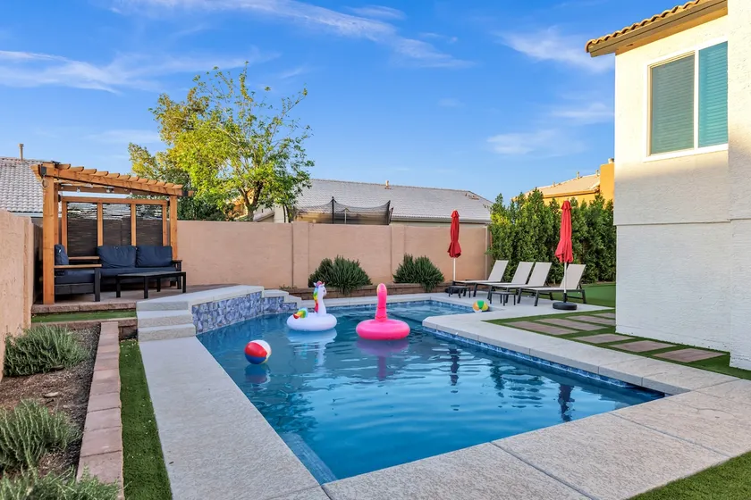 NEW! Luxe Vacation Retreat - heated pool, putting green - Image 1