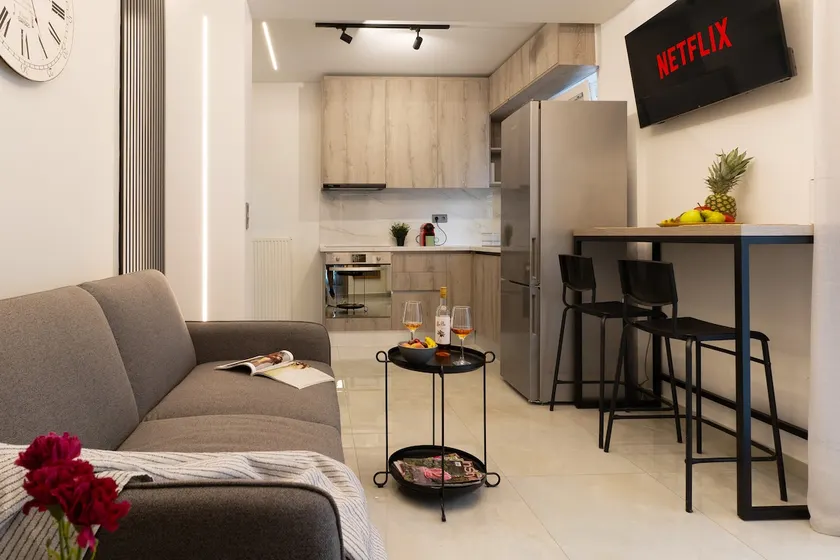 Modern Stay in Thessaloniki - Image 1