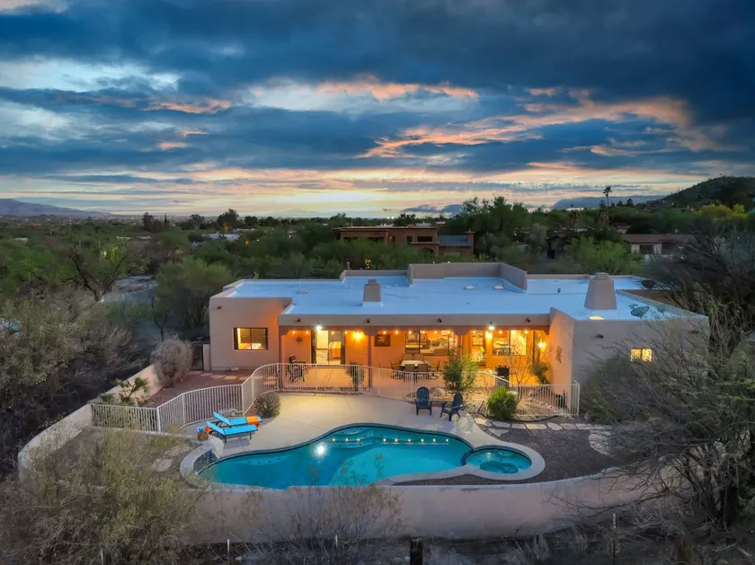 Hidden Valley Gem! Mountain views! POOL! - Image 1