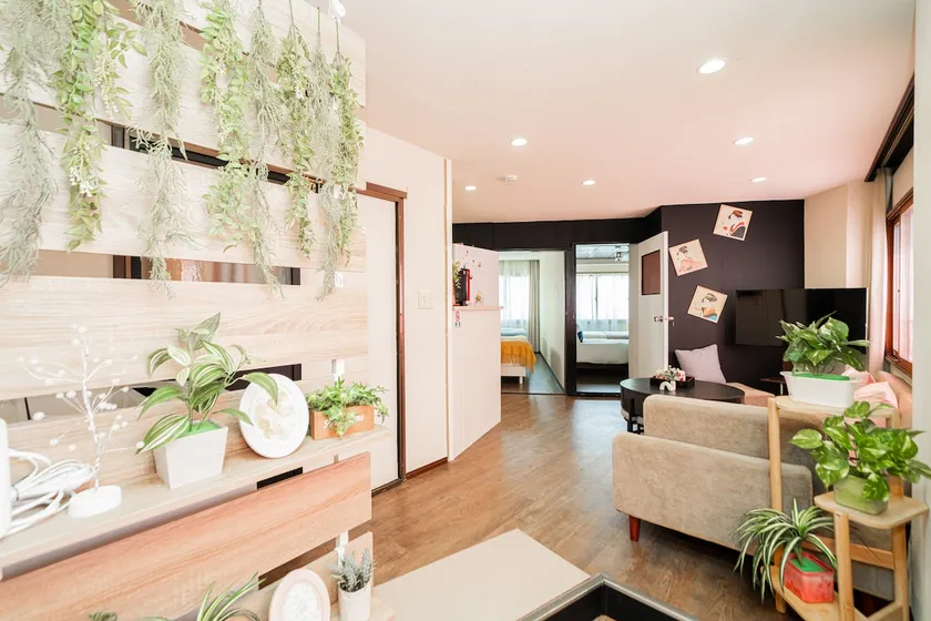 1-minute walk to Senjubashi Station 丨 Convenient transportation 2LDK - Family Apartment - Image 1