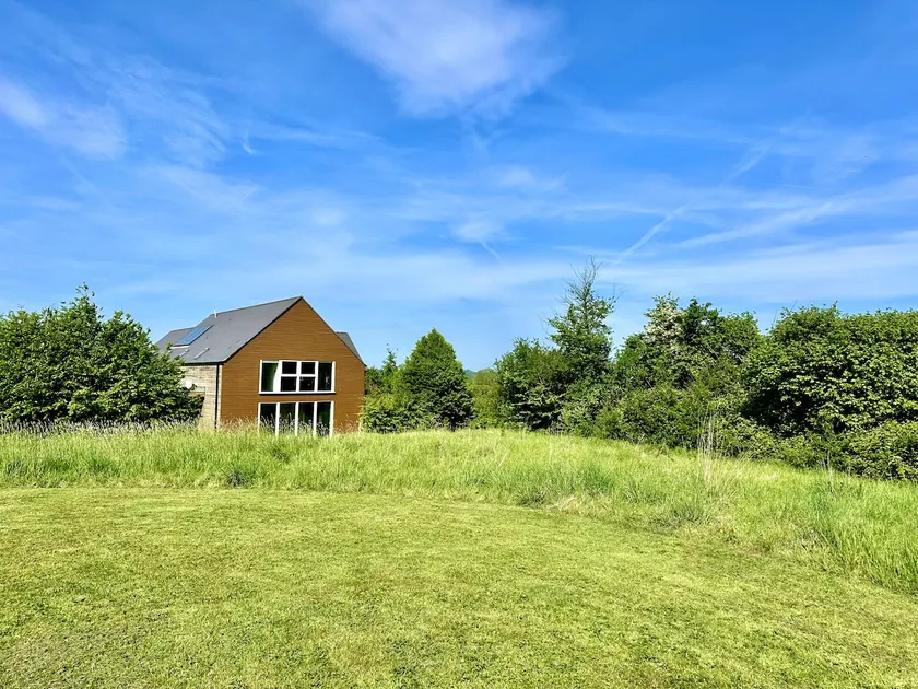 Meadow View -set on its own with use of pool & gym - Image 1