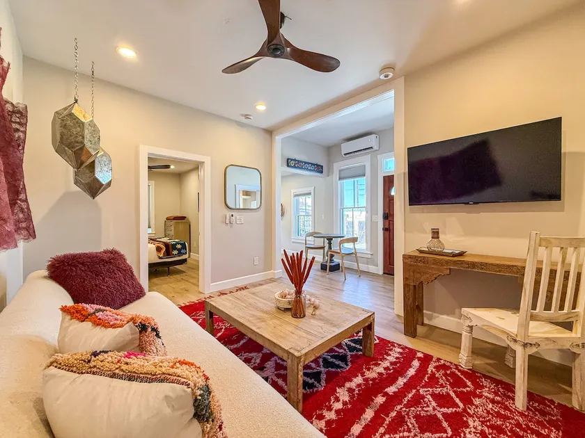 Blue Flax Suite- Prime Location- Railyard Arts - Image 1
