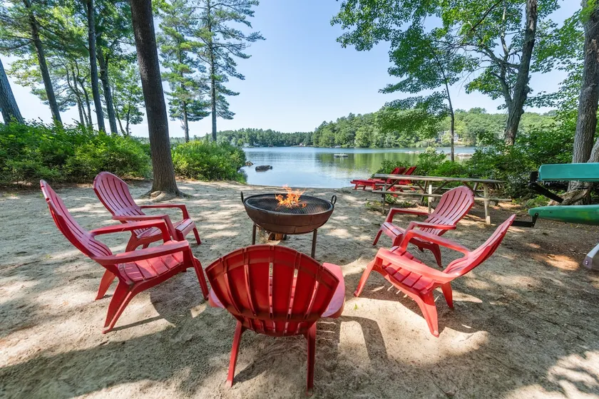 Lakeside Getaway - Lake Access & Firepit - Image 1