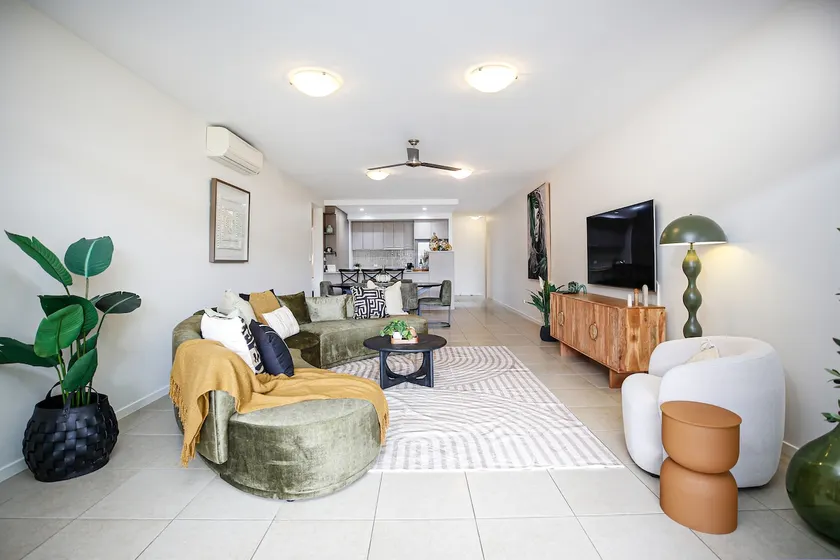Luxury Cairns Stay with Pool and BBQ - Image 1