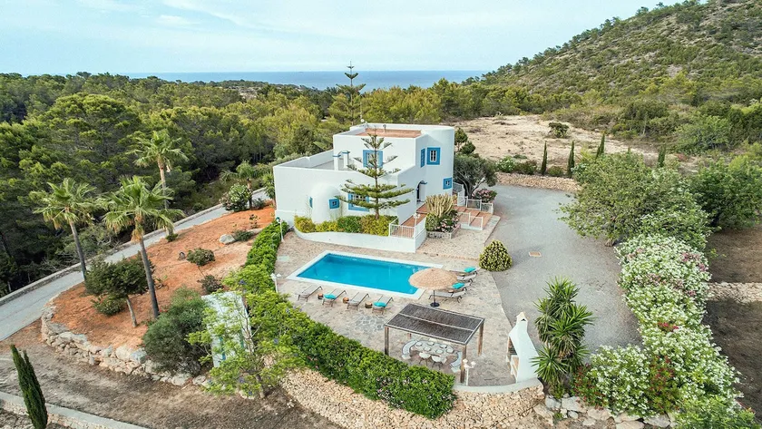 Villa Sa Bassa Sea Views and BBQ - Image 1