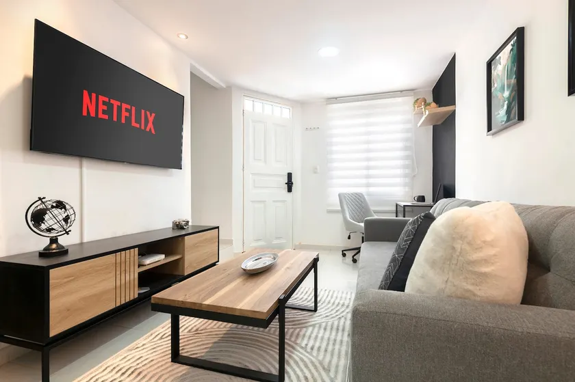 300mbps Wifi | Equipped kitchen | Ideal location - Image 1