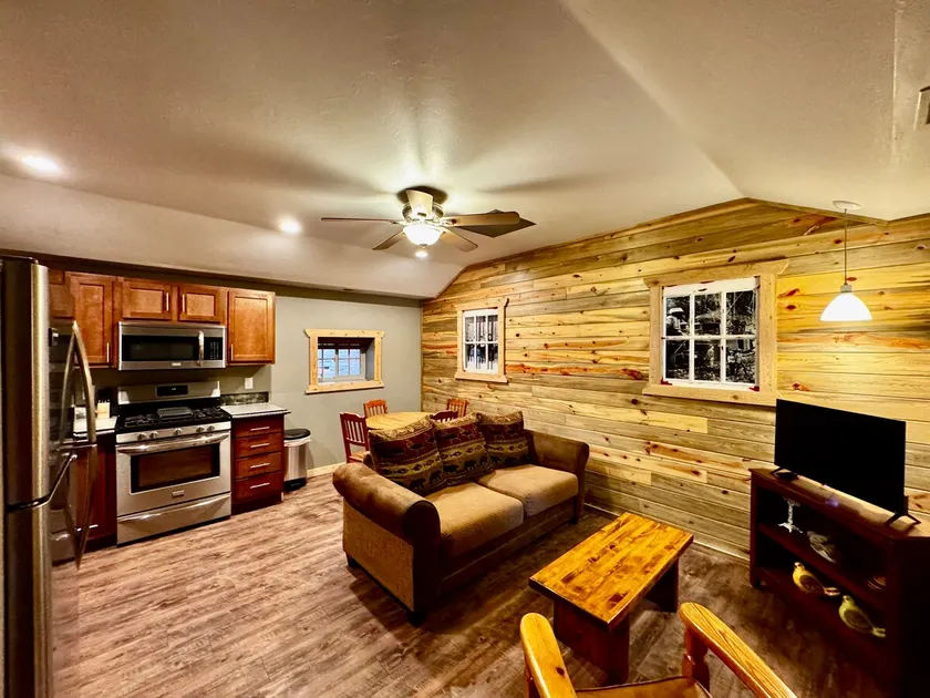 Cascade Falls 1 Bedroom - Image 1