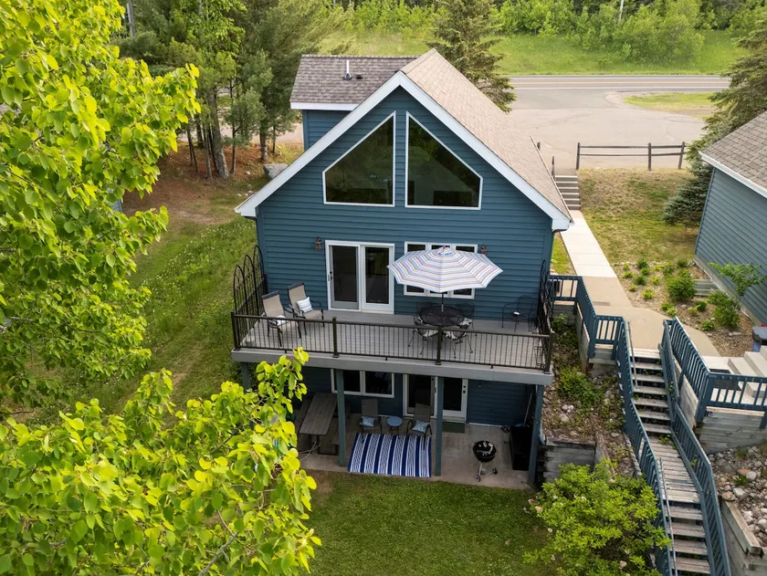 Walden Haus Lakeside Cabin - Pet Friendly - Image 1